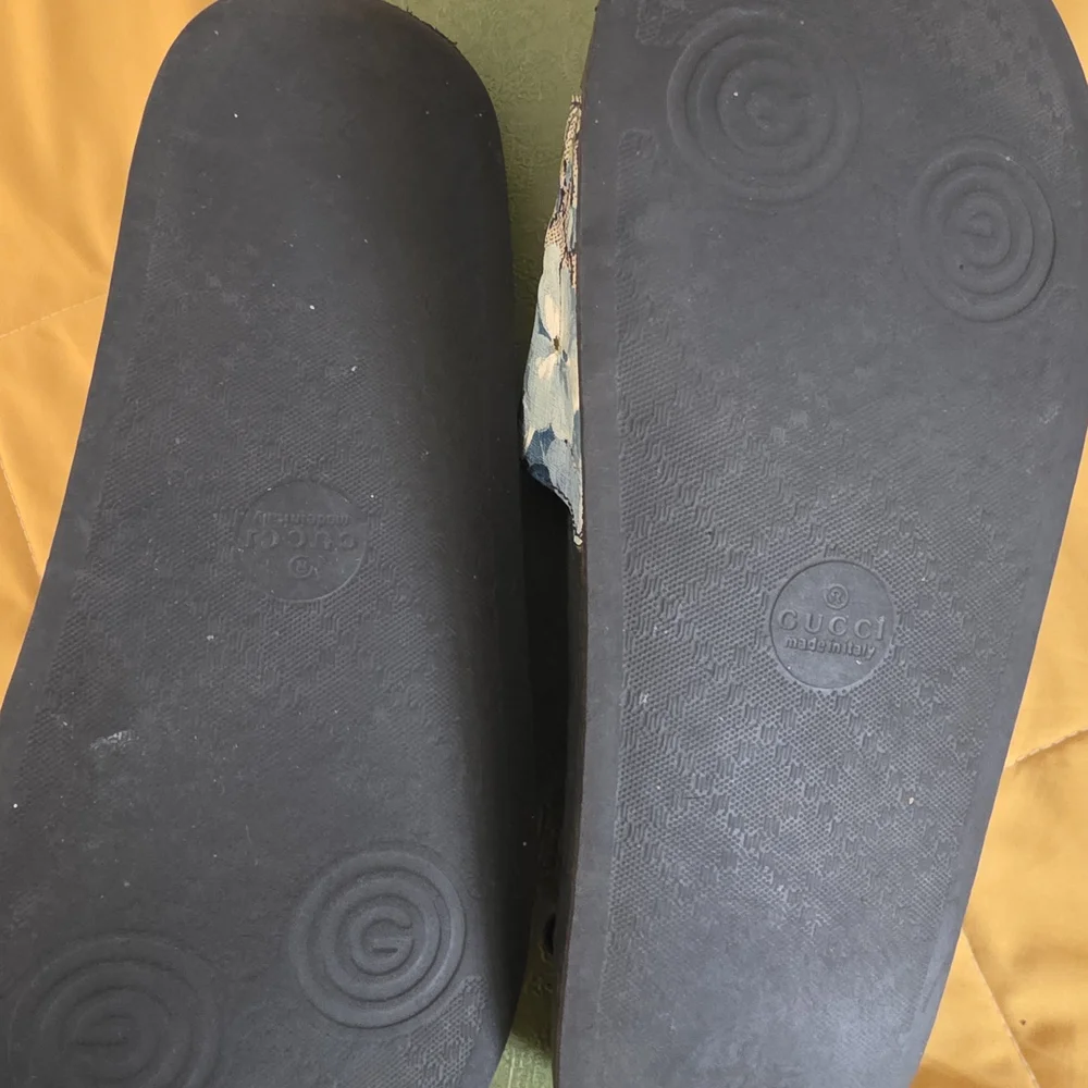 Authentic Gucci Floral Slide Sandals - Picture 5 of 8